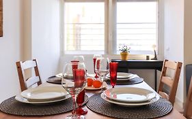 Lisbon Flower 360º - Your Lovely Flat With Pool And Parking